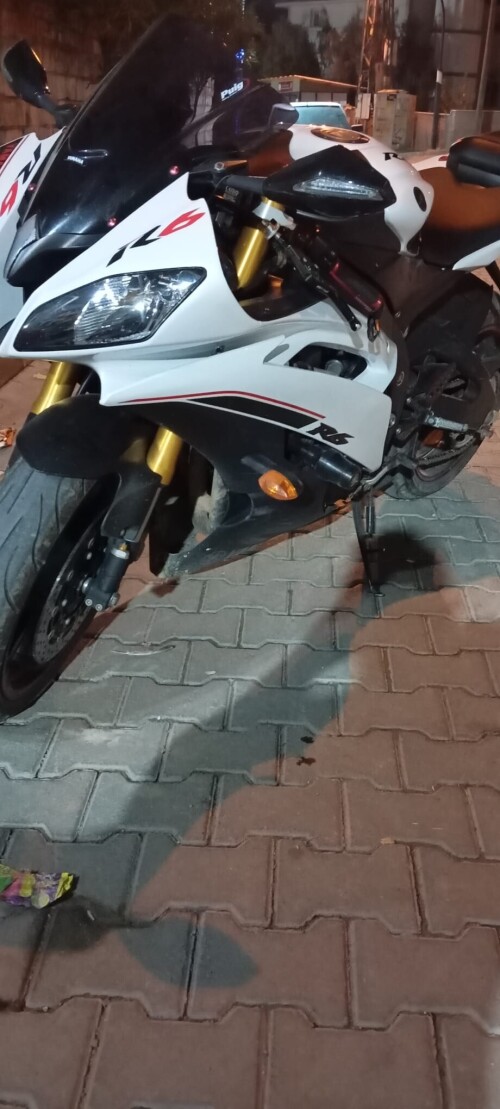 Yahama r6